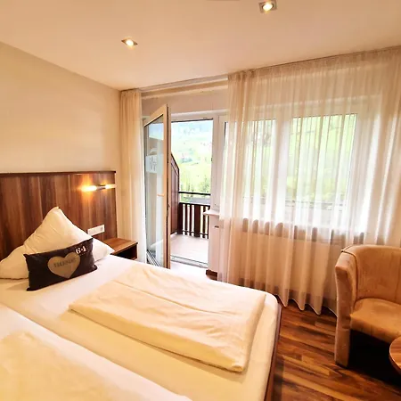 بيت ريفي Landgasthof Rebstock Ottenhofen im Schwarzwald