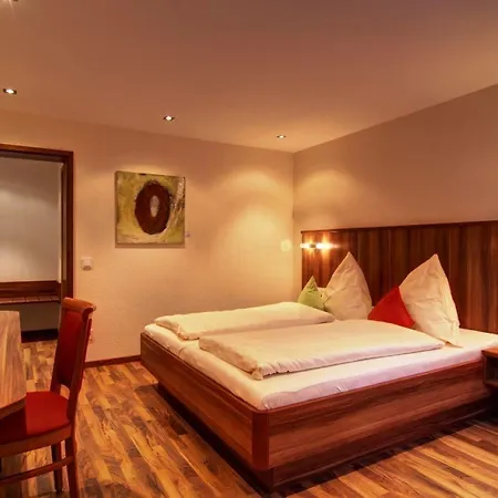 بيت ريفي Landgasthof Rebstock 3*