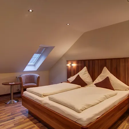 بيت ريفي Landgasthof Rebstock Ottenhofen im Schwarzwald